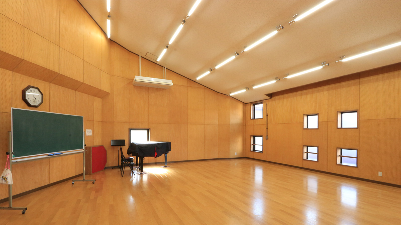 50畳の本格的音楽ホール